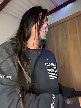 Twoshotsparty420 online show from 04.15.26