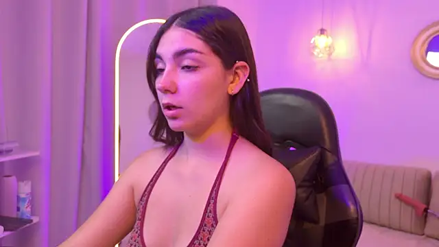 Gia Capri online show from 04.10.26