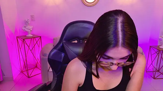 Gia Capri online show from 04.16.26