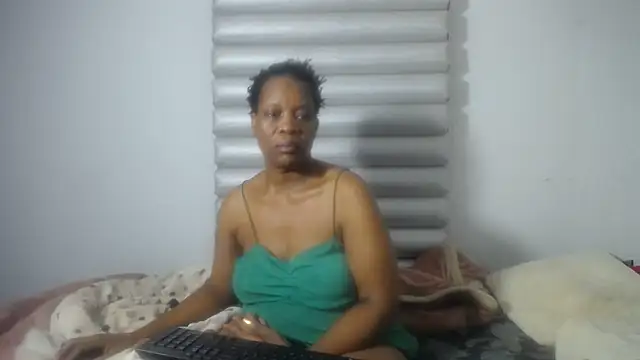 JoycyQueen online show from 05.02.26