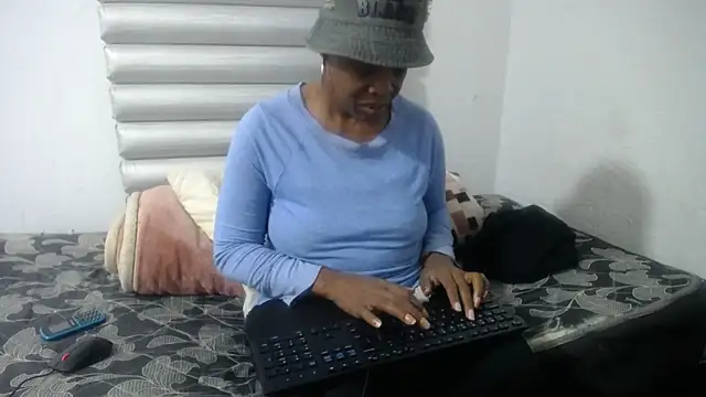 JoycyQueen online show from 05.11.26