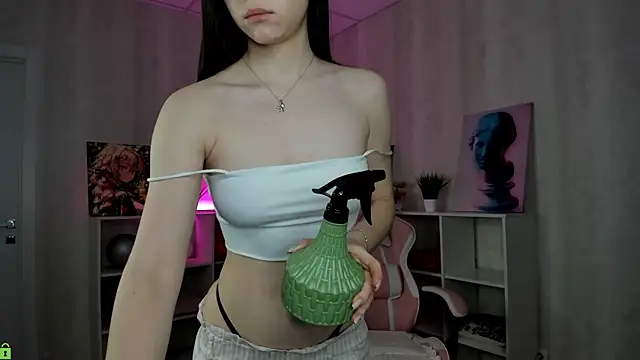 Aurora Temptia online show from 04.08.26