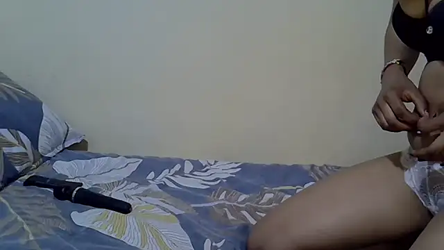 laura-lover online show from 04.20.26