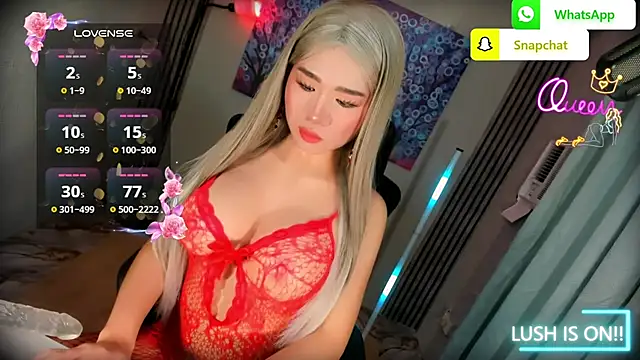 Snapshot of xBigSurpriseLorainex chatting on 05.16.26 xBigSurpriseLorainex online show from 05.16.26