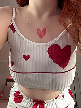 RedheadQueen  online show from 04.16.26