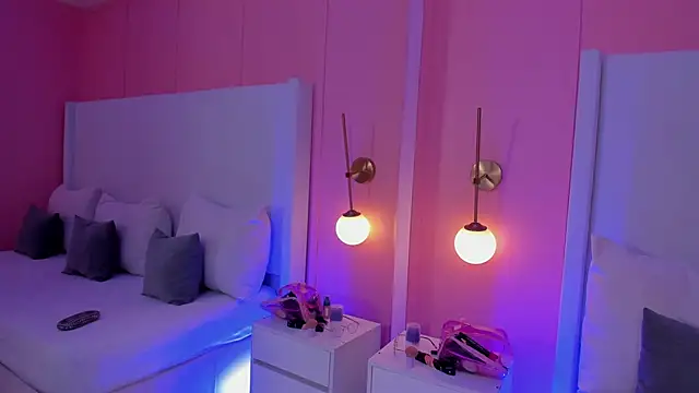 luna veega online show from 04.16.26