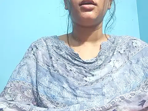 Emma 4433 online show from 04.16.26