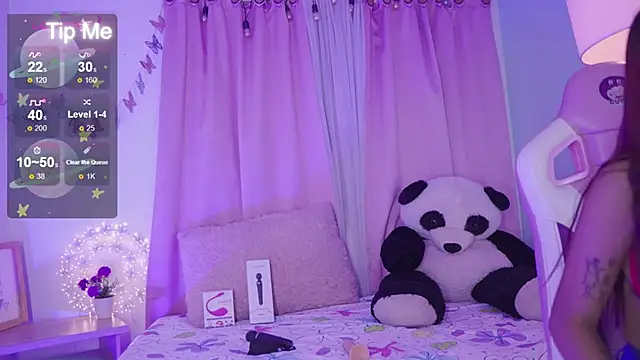 Snapshot of nahomy_2308 chatting on 03.18.26 nahomy 2308 online show from 03.18.26