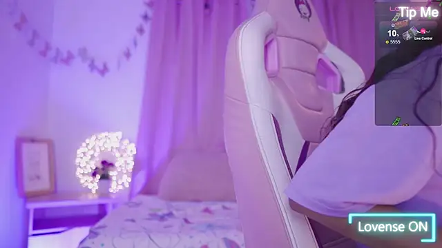 Snapshot of nahomy_2308 chatting on 04.07.26 nahomy 2308 online show from 04.07.26