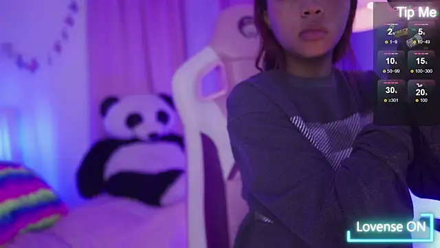 Snapshot of nahomy_2308 chatting on 04.16.26 nahomy 2308 online show from 04.16.26