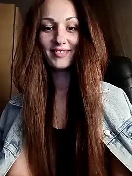 Snapshot of LunaCrystall chatting on 03.31.26 LunaCrystall online show from 03.31.26