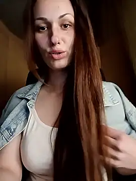 Snapshot of LunaCrystall chatting on 04.03.26 LunaCrystall online show from 04.03.26