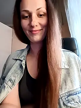 Snapshot of LunaCrystall chatting on 04.04.26 LunaCrystall online show from 04.04.26