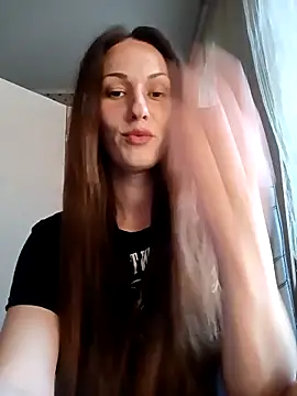 Snapshot of LunaCrystall chatting on 04.05.26 LunaCrystall online show from 04.05.26