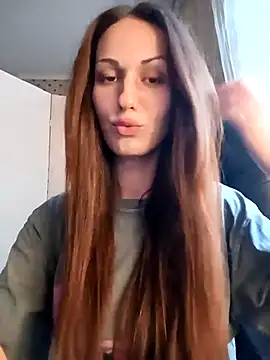 Snapshot of LunaCrystall chatting on 04.09.26 LunaCrystall online show from 04.09.26