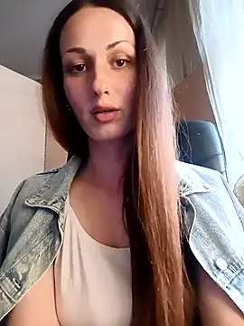 Snapshot of LunaCrystall chatting on 04.10.26 LunaCrystall online show from 04.10.26