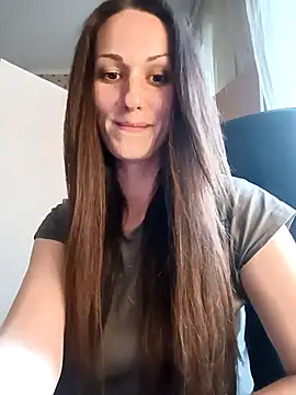 Snapshot of LunaCrystall chatting on 04.12.26 LunaCrystall online show from 04.12.26