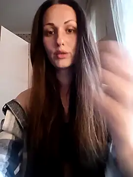 Snapshot of LunaCrystall chatting on 04.14.26 LunaCrystall online show from 04.14.26