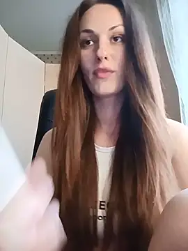 Snapshot of LunaCrystall chatting on 06.03.26 LunaCrystall online show from 06.03.26