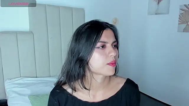 Snapshot of Zoee_Kravitz chatting on 05.13.26 Zoee Kravitz online show from 05.13.26