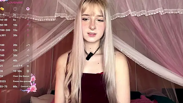 OnlyEva1 online show from 04.04.26