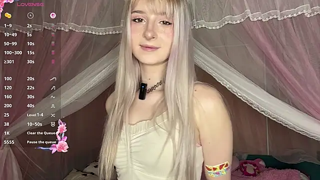 OnlyEva1 online show from 04.19.26