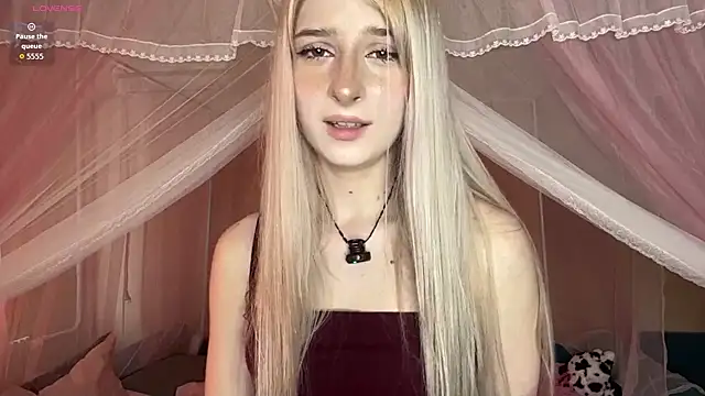 OnlyEva1 online show from 05.20.26