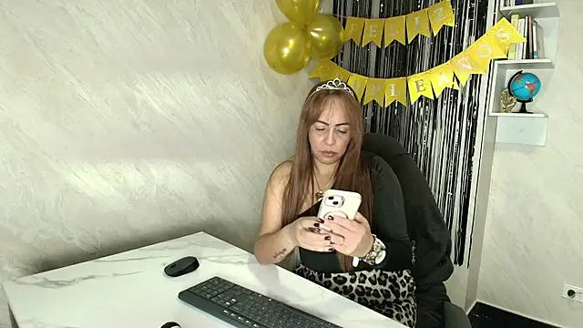 Snapshot of Helenn_Moore chatting on 04.10.26 Helenn Moore online show from 04.10.26