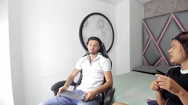 Wolf Kitty online show from 04.04.26