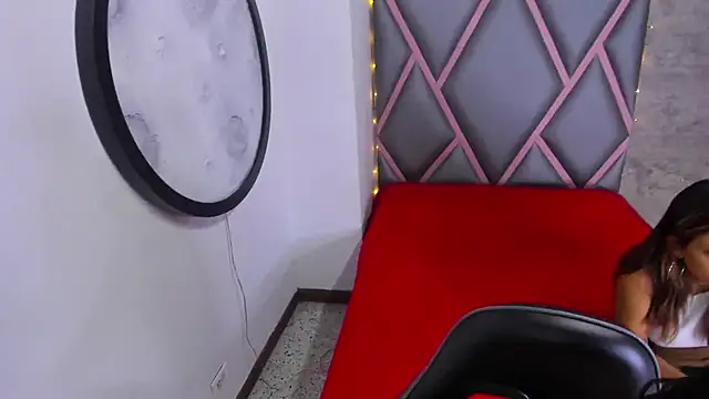 Wolf Kitty online show from 04.05.26