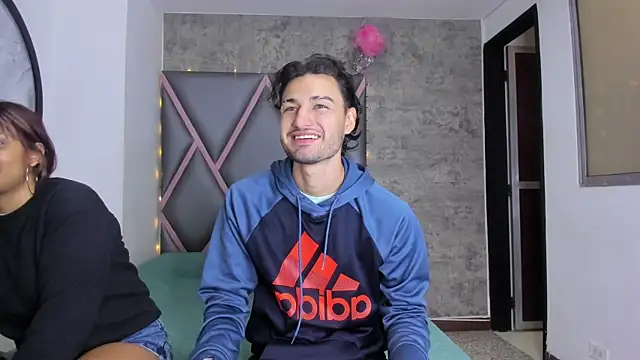 Wolf Kitty online show from 04.06.26