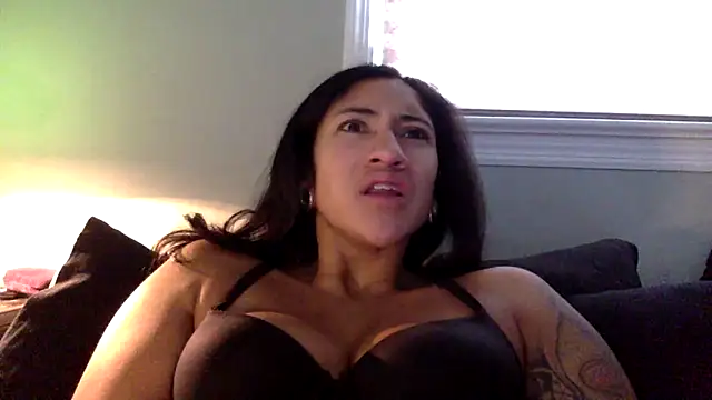 Snapshot of LatinaLoka chatting on 05.09.26 LatinaLoka online show from 05.09.26