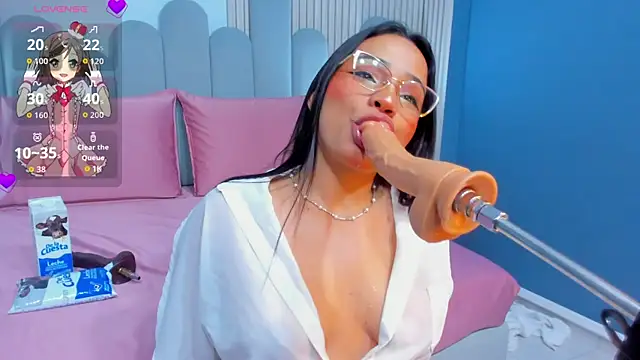 lia sucker online show from 04.05.26