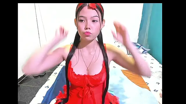 Snapshot of Draculaura_X chatting on 07.12.26 Draculaura X online show from 07.12.26