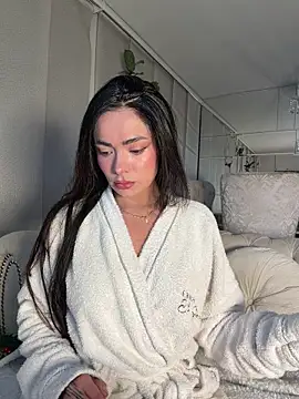 amy  laurie online show from 04.15.26