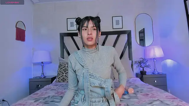 Violettaa Stone online show from 03.26.26