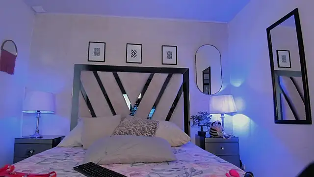 Violettaa Stone online show from 04.11.26