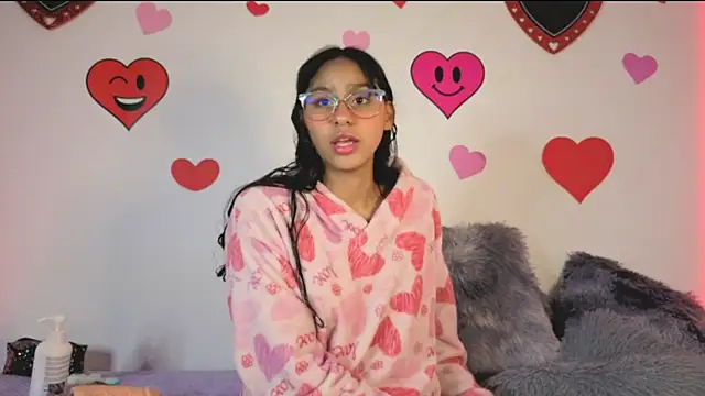 PaulaCutexs online show from 03.21.26