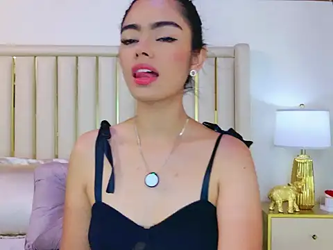 Snapshot of AnnieDesire chatting on 03.24.26 AnnieDesire online show from 03.24.26