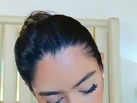 Snapshot of AnnieDesire chatting on 04.15.26 AnnieDesire online show from 04.15.26