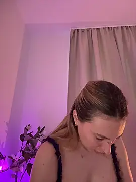 Snapshot of EvaRyen_ chatting on 03.29.26 EvaRyen online show from 03.29.26