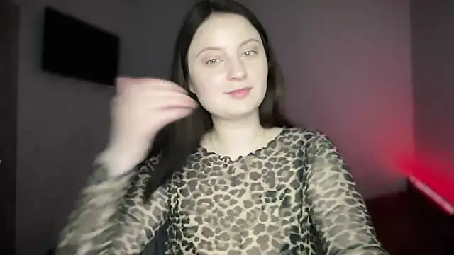 Snapshot of locaalise chatting on 03.18.26 locaalise online show from 03.18.26