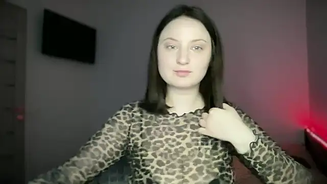 Snapshot of locaalise chatting on 04.16.26 locaalise online show from 04.16.26