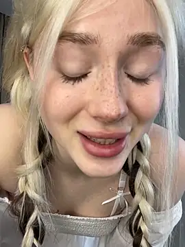 KittiLin online show from 04.04.26