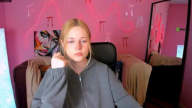 trixy melison online show from 04.04.26