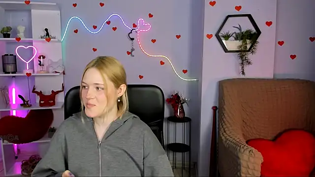 trixy melison online show from 04.08.26