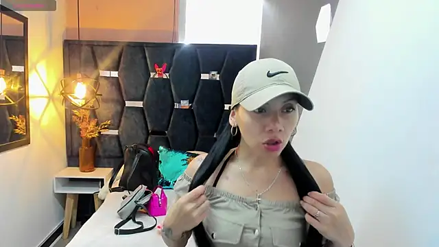 Abril Fox   online show from 04.11.26