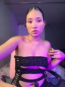 iamkyliewest online show from 04.03.26