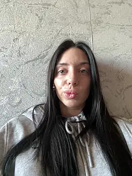 Snapshot of MishellKins chatting on 03.25.26 MishellKins online show from 03.25.26