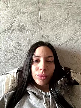 Snapshot of MishellKins chatting on 03.27.26 MishellKins online show from 03.27.26